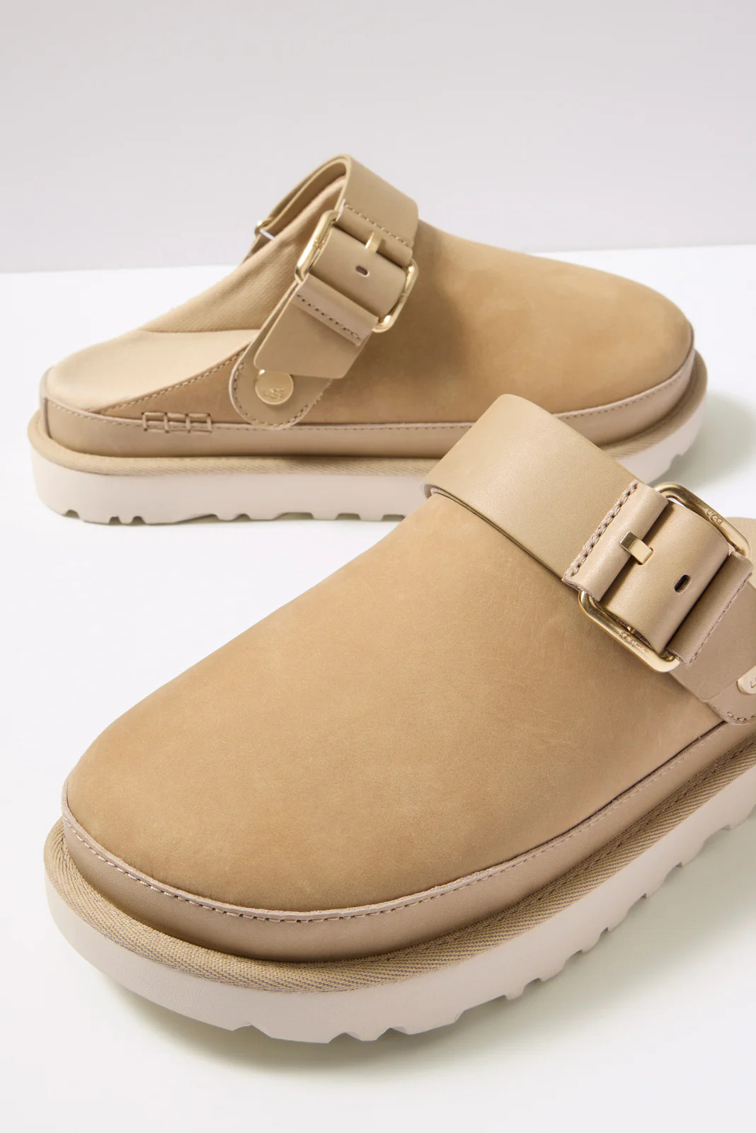 Goldenstar Villa Clog | Evereve