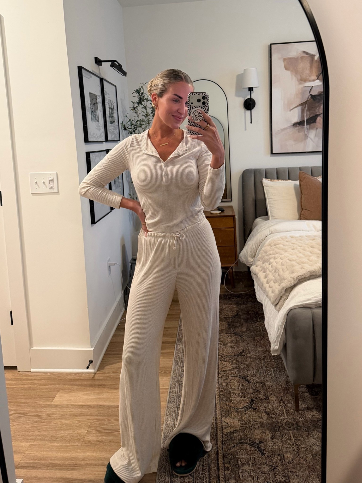 I wish you could feel how soft this set is!

#LTKootd #LTKSaleAlert #LTKselfcare
