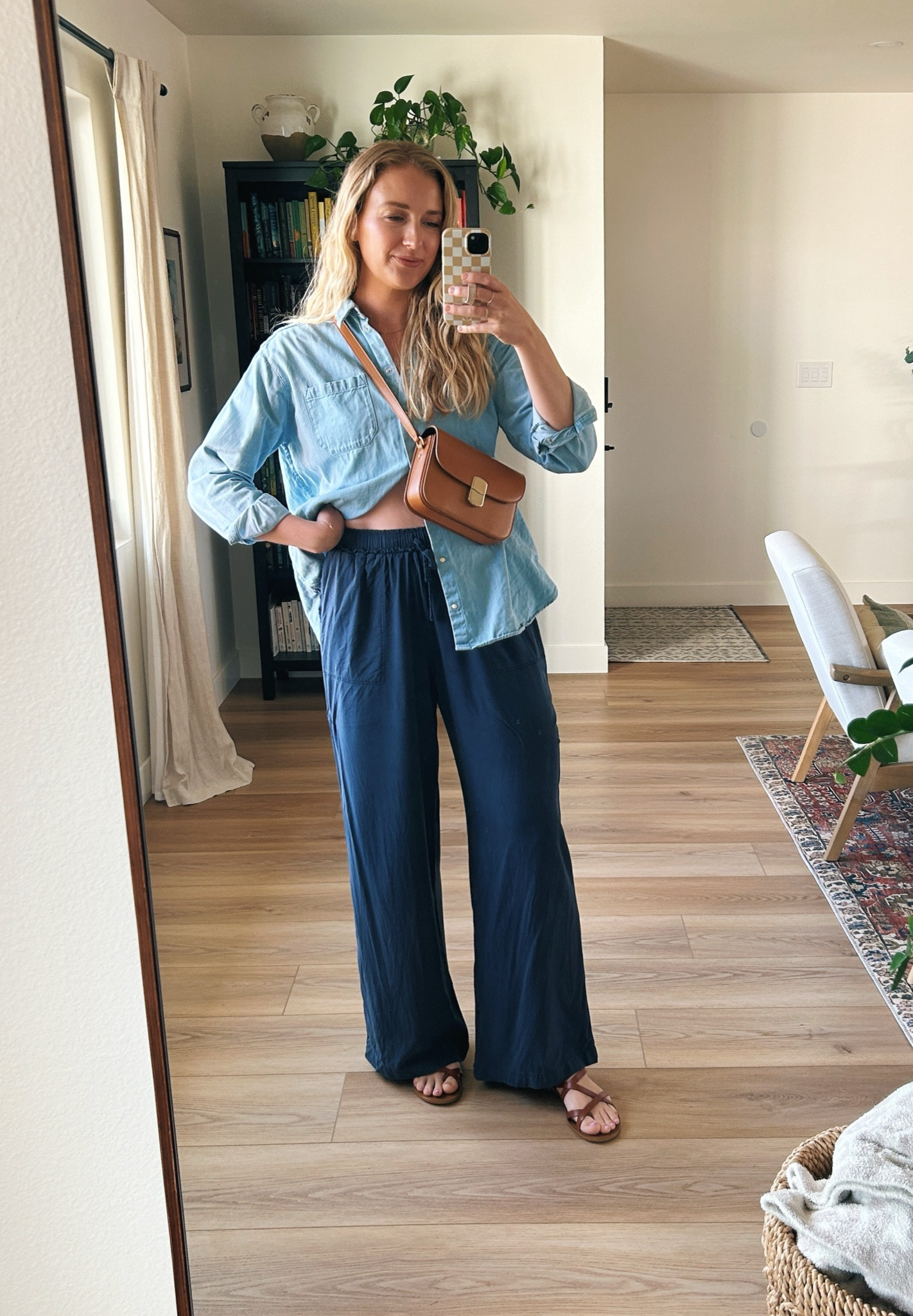 These unbelievably comfortable pants from Splendid are 30% off right now 🤩 I absolutely love these and wear them multiple times a week. Perfect thing to throw on around the house or out on errands and they can even be dressed up for date night etc 

#LTKsalealert #LTKSeasonal #LTKstyletip