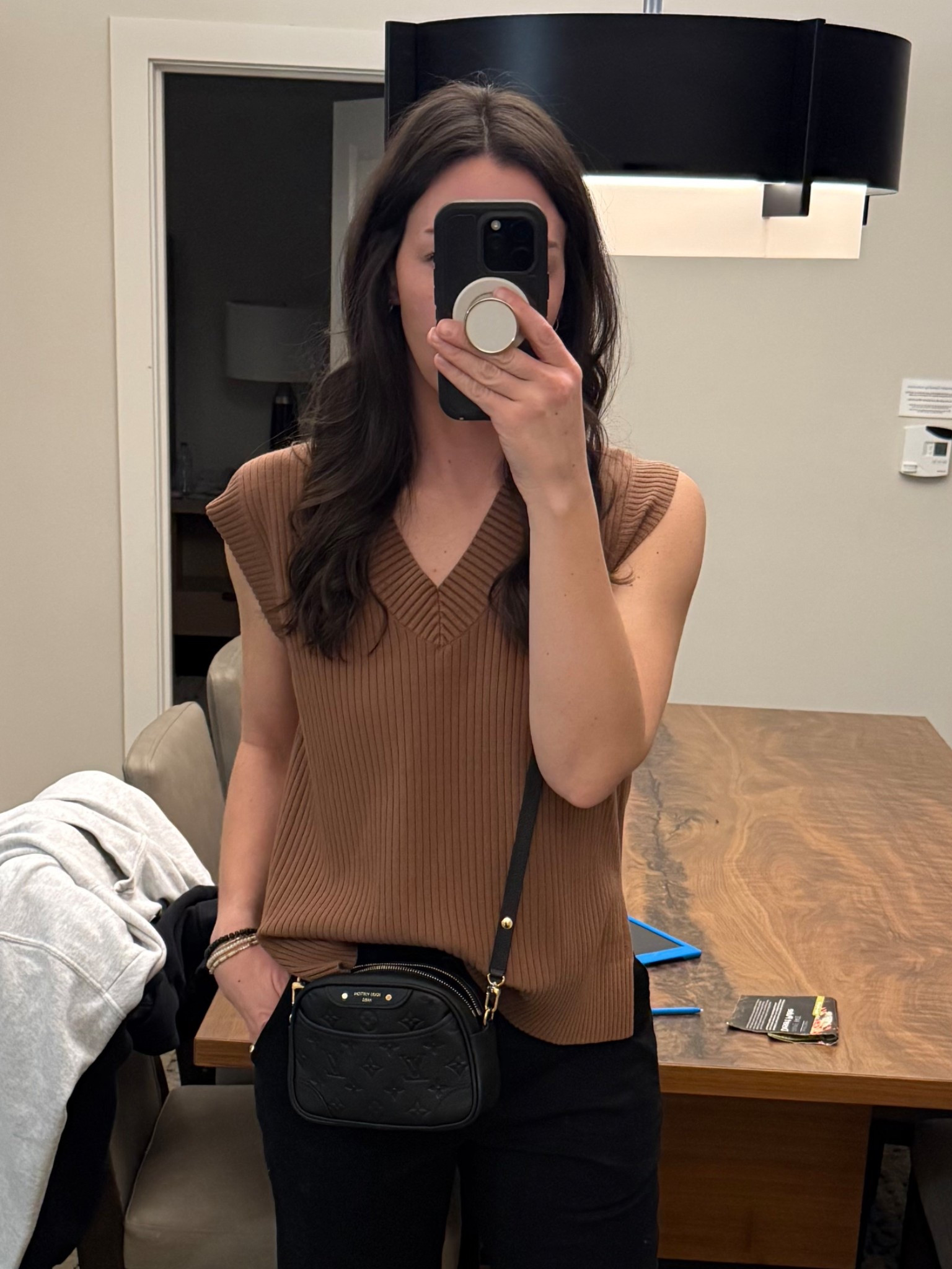 Love this top, I have in 3 colors!  Cream & Black also 👌🏻 such a good Amazon find 