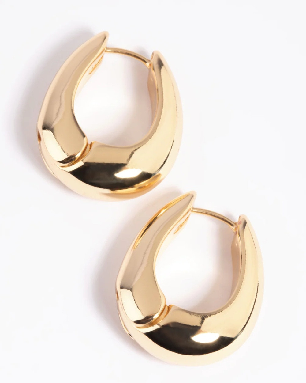 Lovisa - Gold Plated Chunky Oval Huggie Hoop Earrings - Jewellery (Gold) Gold Plated Chunky Oval Huggie Hoop Earrings | THE ICONIC (AU & NZ)