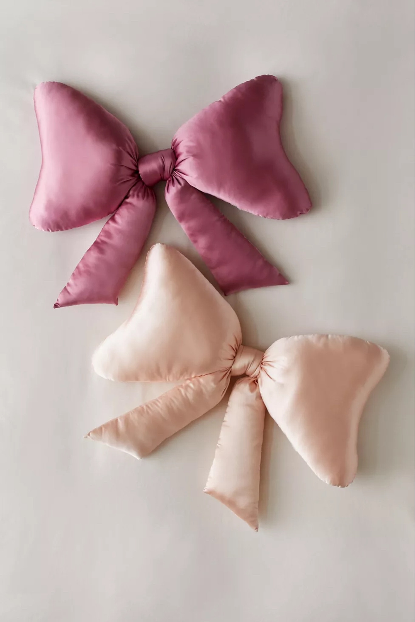 Urban Outfitters find!! Satin bow bed pillows 🎀

Urban outfitters, bow trend,  bed pillow, bow pillow, pink pillow, satin pillow, bedding, new bedding, home decor, home

#LTKHome #LTKBaby #LTKStyleTip