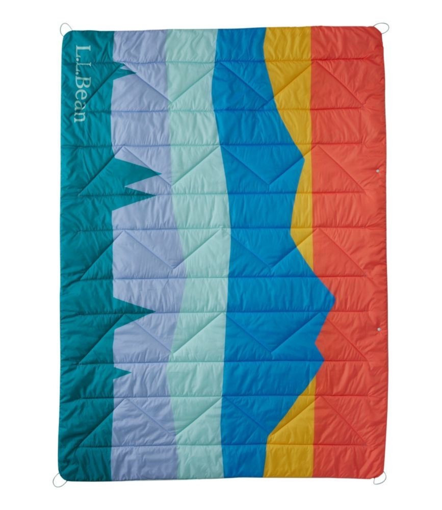 Cold soccer moms at spring practice need this puffer blanket 