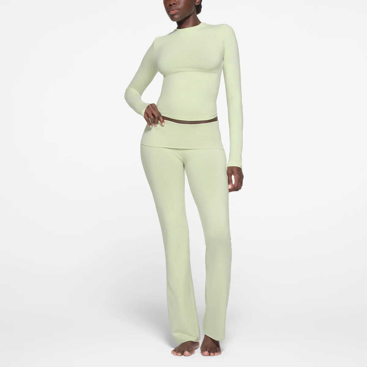 COTTON JERSEY LONG SLEEVE T-SHIRT | PISTACHIO | SKIMS (US)