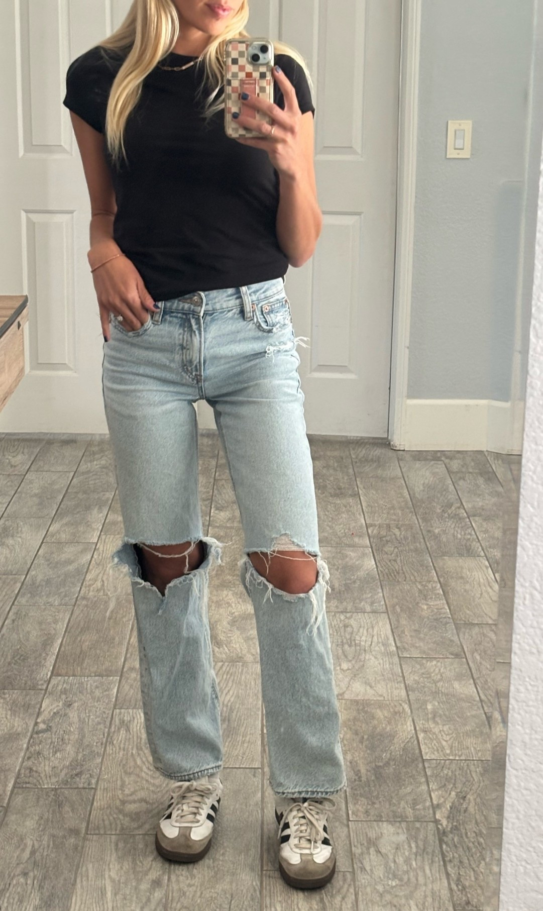 big fan of these jeans. + they are on sale!
(size down if you want the tighter fit)

#LTKootd #LTKmomlife #LTKgrwm