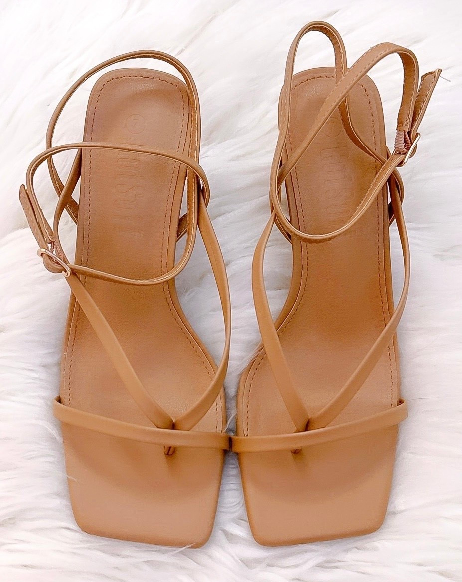 Taking these right into Fall! Perfect Neutral Strappy Kitten Heel Sandal! Come in a ton more colors! 

Fall Outfits Women. Fall Style.

#LTKSeasonal #LTKgrwm #LTKPetite