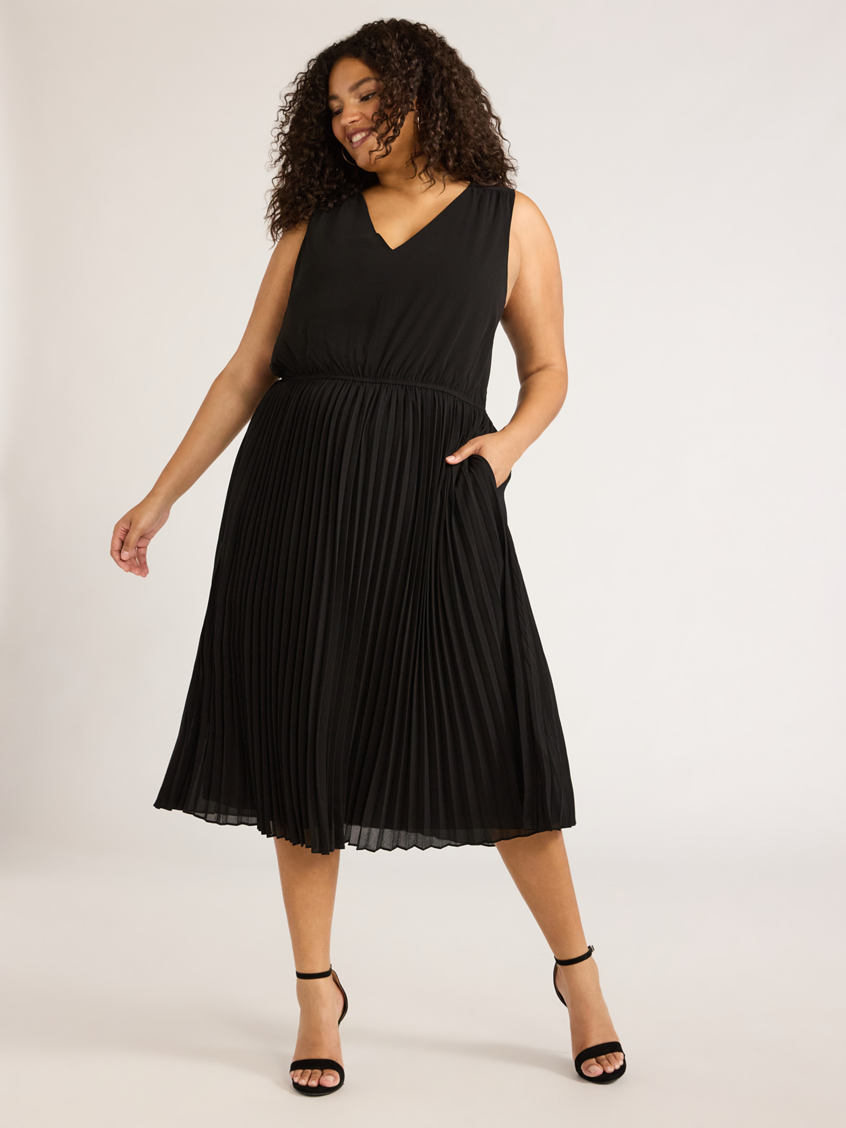 Sofia Jeans Women's and Women's Plus Size Sleeveless Pleated V-Neck Dress, Above Ankle Length, Si... | Walmart (US)