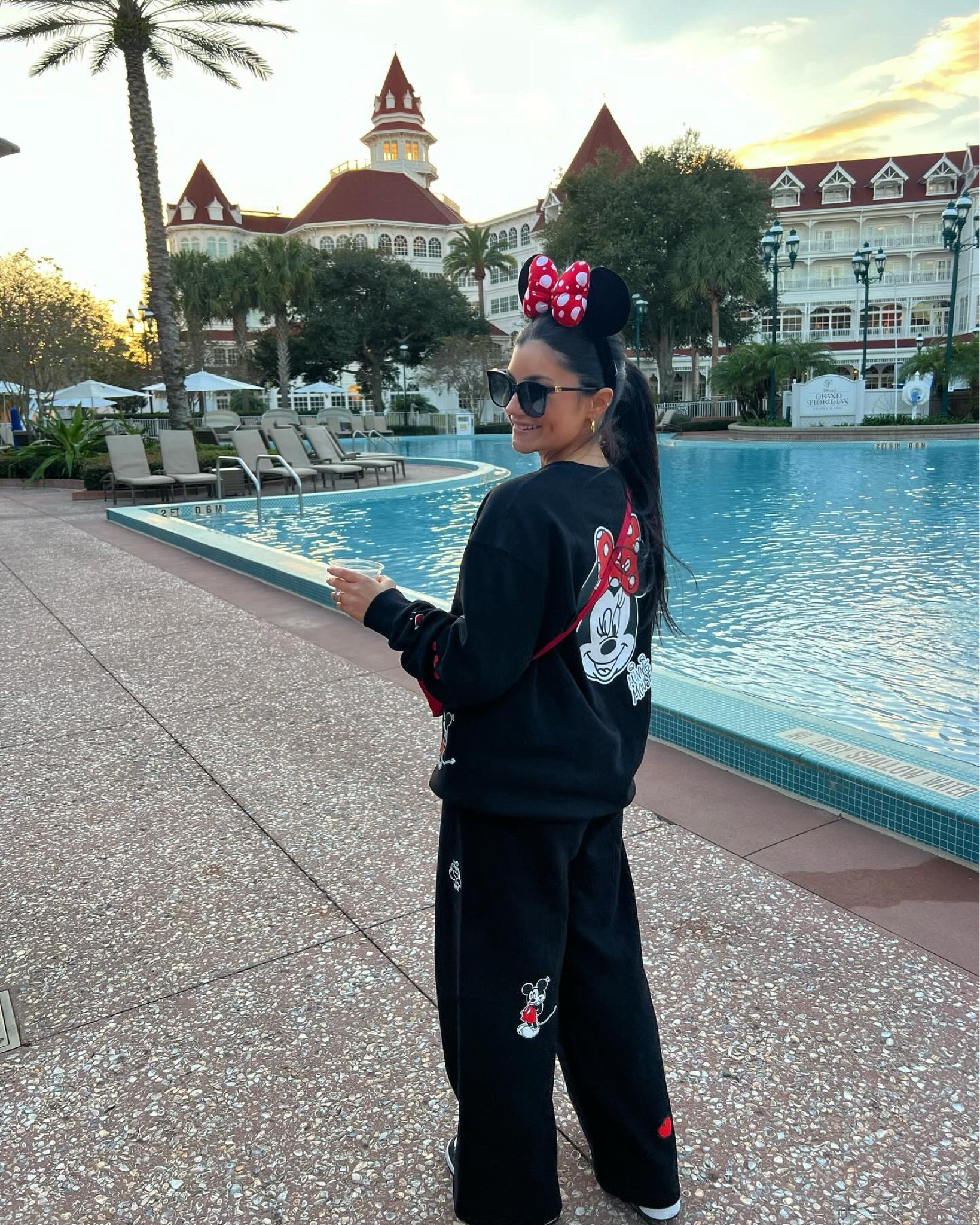 WALT DISNEY WORLD OUTFIT
SAMII RYAN SWEATSUIT

#LTKtravel #LTKSeasonal #LTKstyletip
