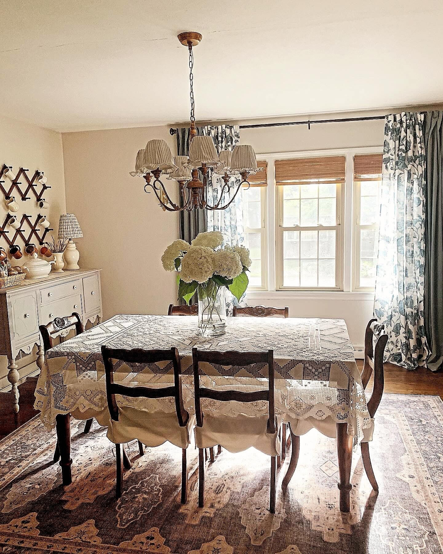 Our hydrangeas are flourishing this year and I’m here for every second of it. Such a beautiful addition to any room.

#hydrangea #hydrangeaseason #cottage #cottages #acnhcottagecoreinspo #cottagecoreaesthetic #ａｅｓｔｈｅｔｉｃ #interiordesign #interiordecor #diningroom #antique #vintage #frenchcountry #frenchcountrystyle #englishcottage #englishcottages