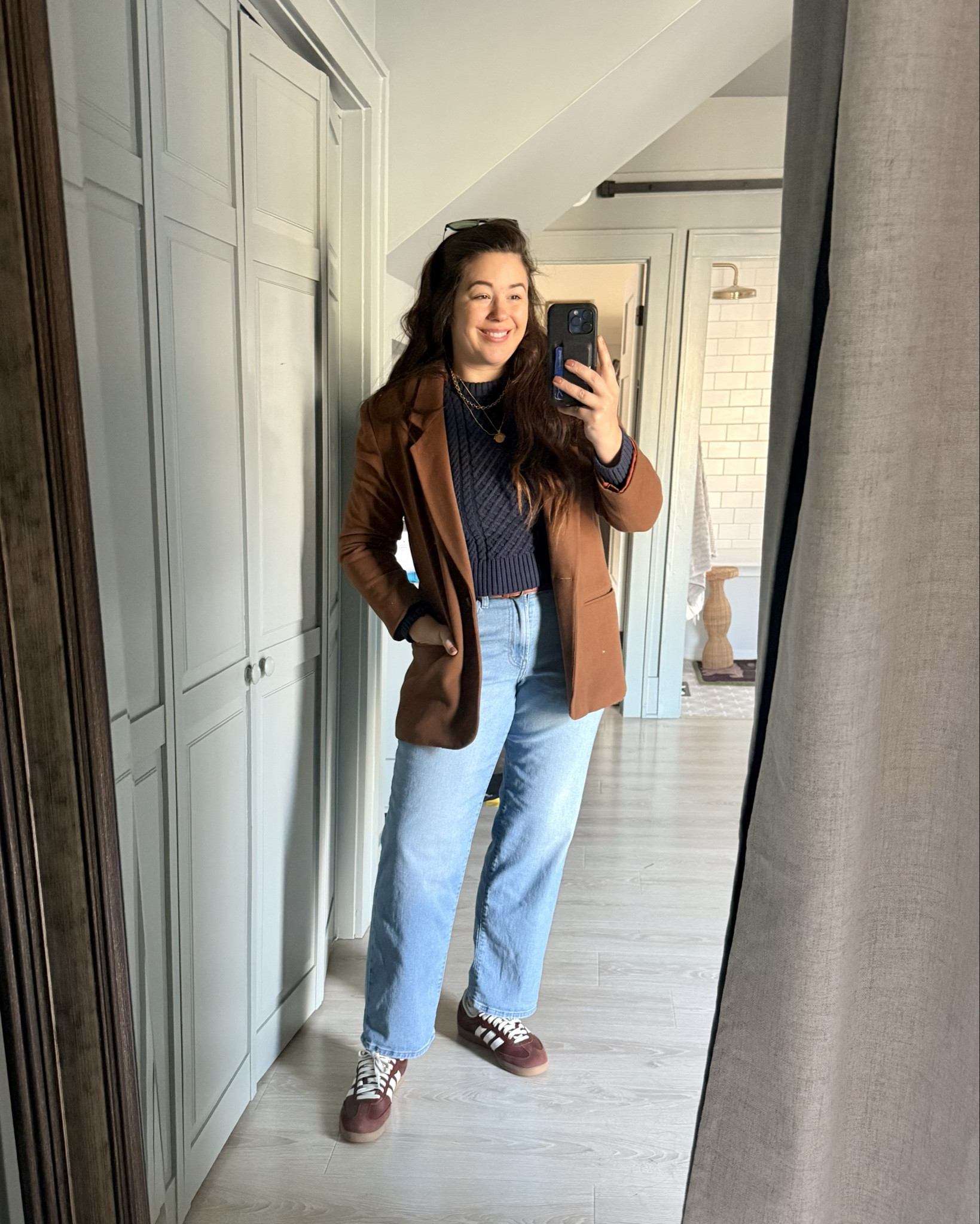 Jeans on repeat!

#LTKMidsize #LTKmomlife