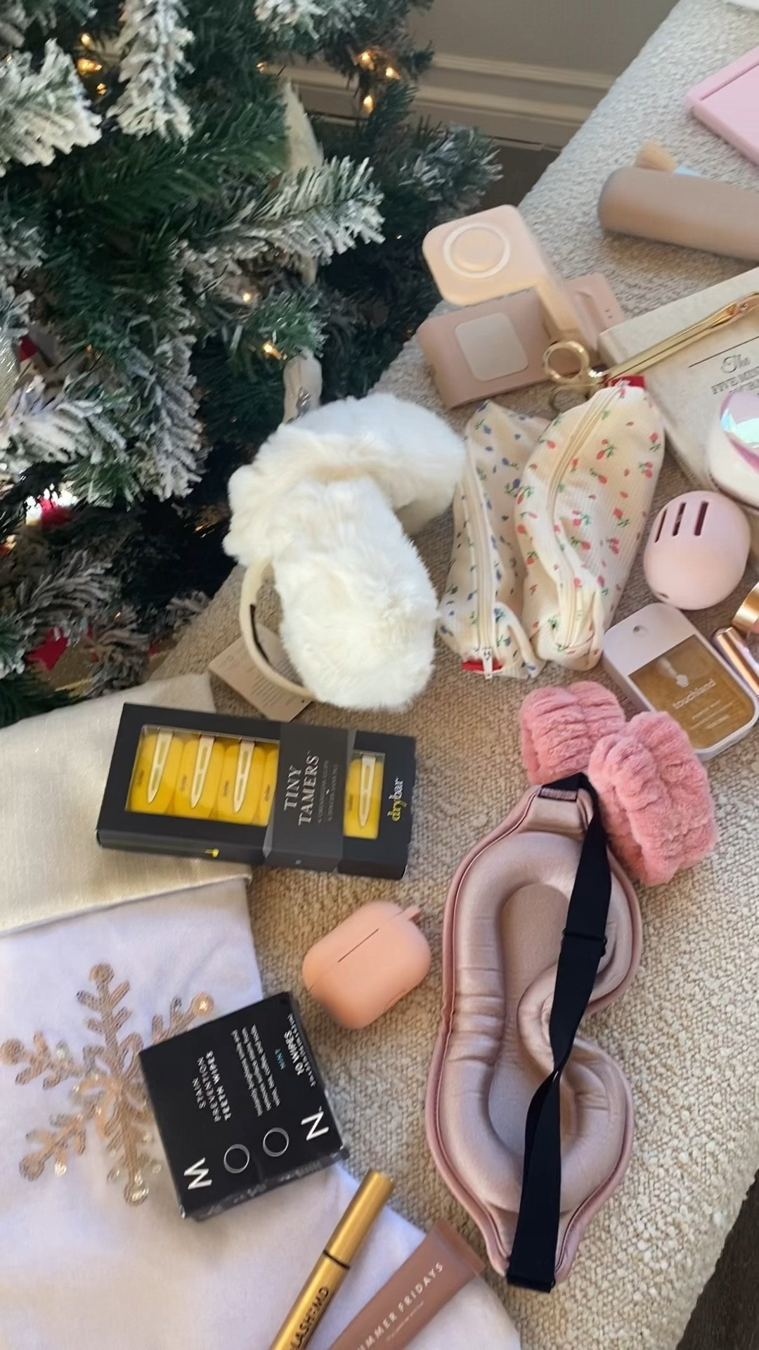 Last minute stocking stuffers!

Arrived before Christmas, last minute gift ideas, arrives before Christmas, last minute Christmas gifts, last minute gifts, last minute amazon gift ideas, Christmas gifts

#LTKVideo #LTKHoliday #LTKGiftGuide