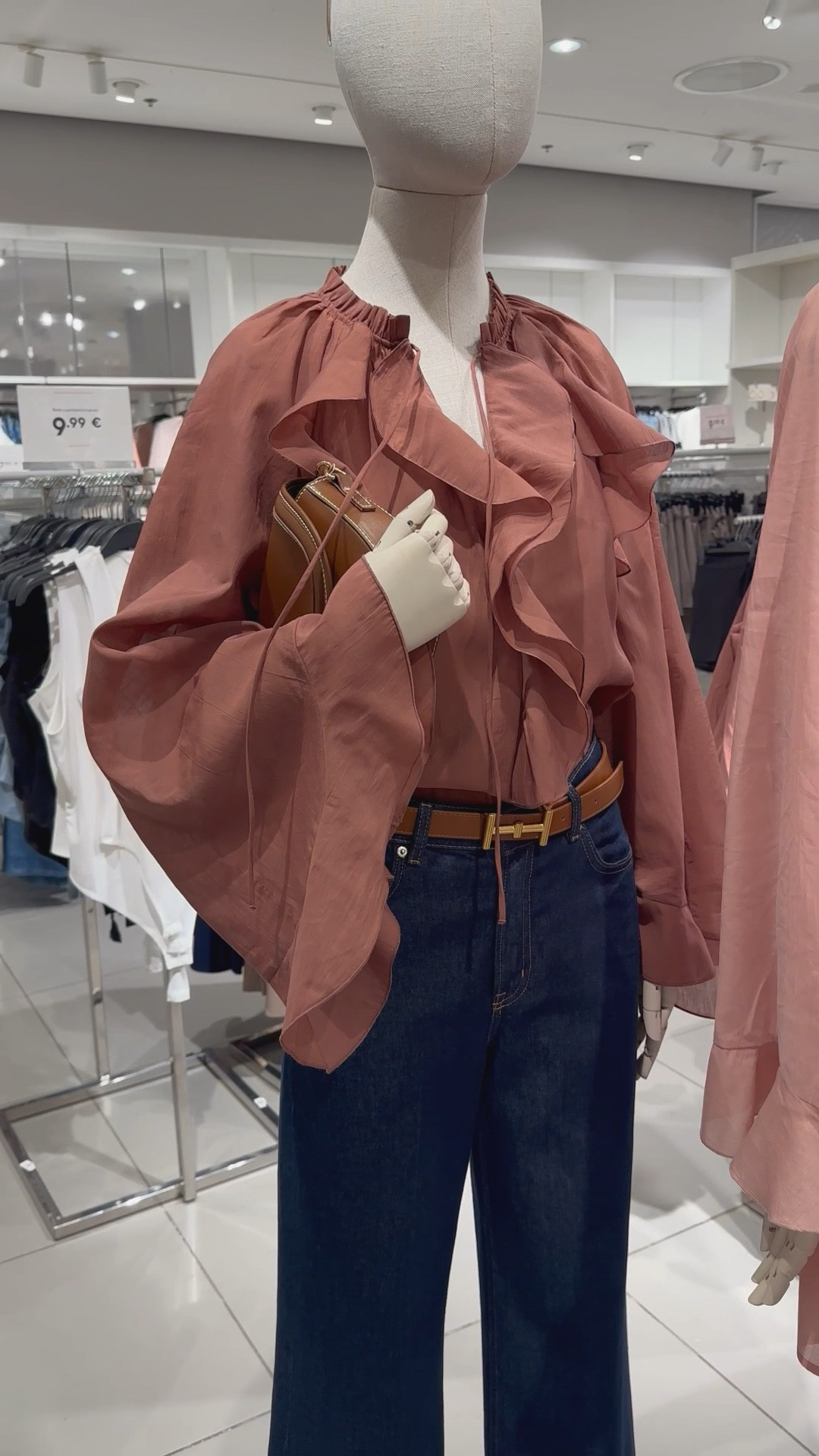 This H&M blouse? Still thinking about her. I first shared it last year, and guess what — it’s still online in some sizes. Ruffles this romantic don’t go unnoticed, so I had to bring her back for spring. If you missed it then, don’t miss it now. I linked it in my LTK before it disappears again!

#hmfinds #romanticblouse #ruffledblouse #springstyle2025 #elegantoutfit #timelessfashion #chicoutfitinspo #hmstyle #fashionreplay #ltkitgirl #hmrepost #stillinstock #shopthelook

#LTKspring #LTKeurope #LTKstyletip