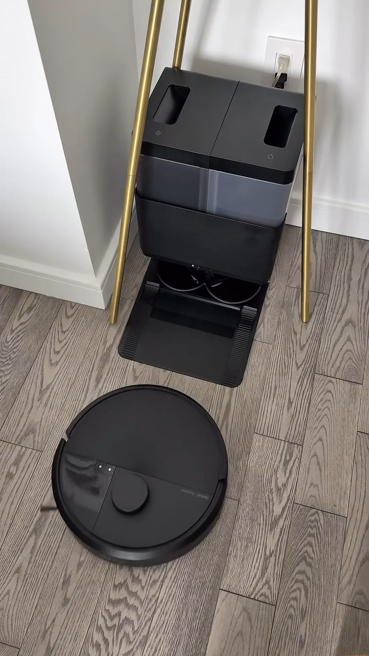 No more manual mopping or vacuuming for me! I upgraded to the Roomba plus 405 combo and It’s been a game changer in my household. #roomba #irobot