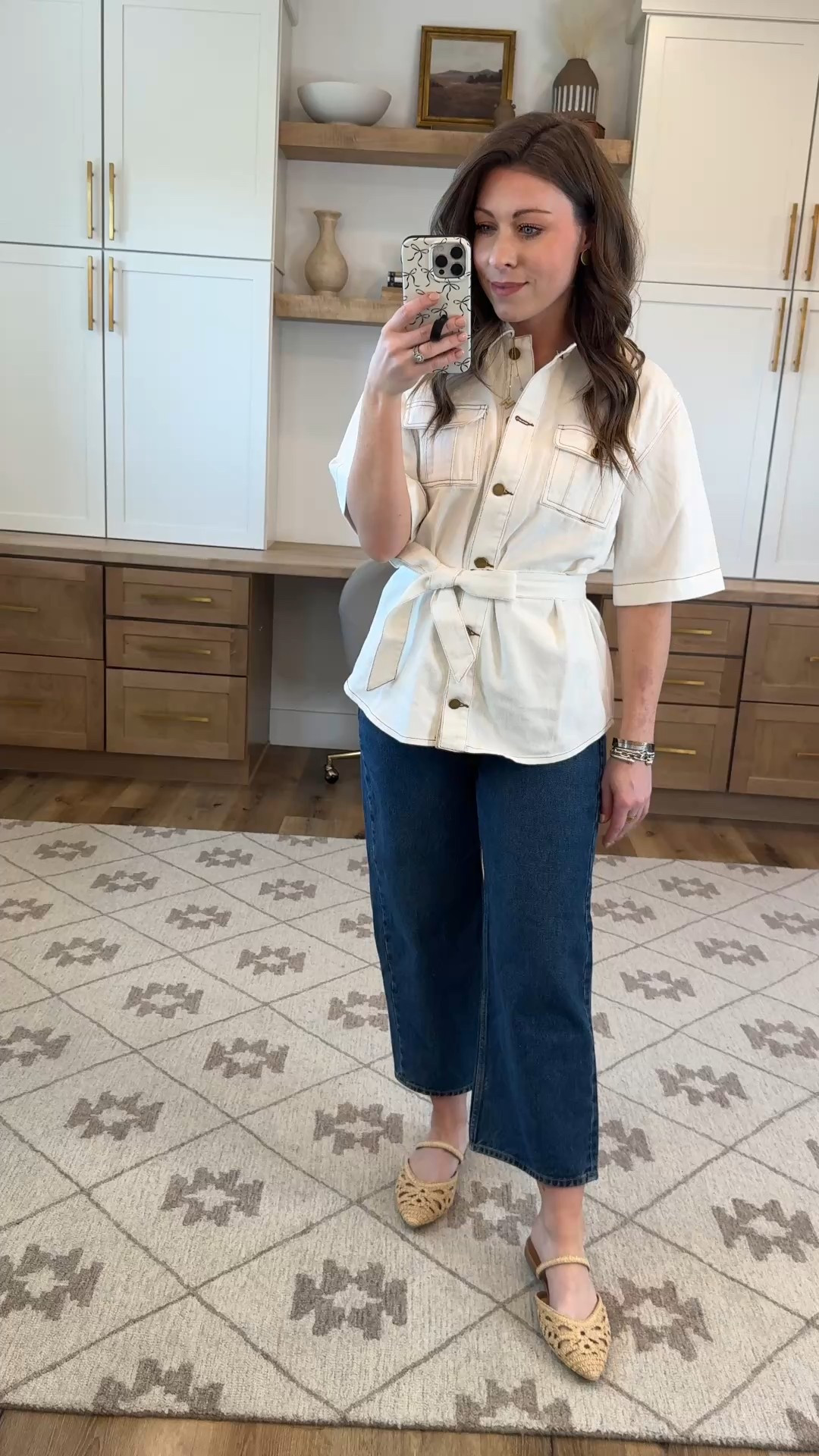 OOTD! And these jeans are SO GOOD! Wearing a small in the top and a 25 in curve love in the denim 

#LTKStyleTip #LTKU #LTKWatchNow