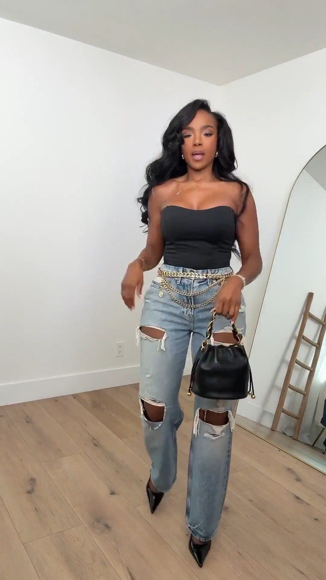 ✨ January Looks That Carry Straight Into Valentine’s Day

Soft neutrals, elevated denim, and easy silhouettes that move seamlessly from winter layering into date-ready outfits. These are the kinds of pieces you can dress up or down depending on the moment, making them true cost-per-wear wins you’ll keep reaching for all season.

Perfect for:
• Winter date nights
• Galentine’s plans
• Casual dinners
• Elevated everyday moments

📏 Sizing:
Tops & layers: Small
Denim: 27 Long

Measurements:
5’4” · 138 lbs · 34D · 27” waist · 40” hips

Save this post for outfit inspiration you can wear now and straight into Valentine’s Day.

Neutral winter outfits, elevated denim looks, January to Valentine’s outfit ideas, easy date night outfits, chic everyday style for women.

Follow me on Instagram and YouTube @kirasfashionfinds

#LTKootd #LTKPetite