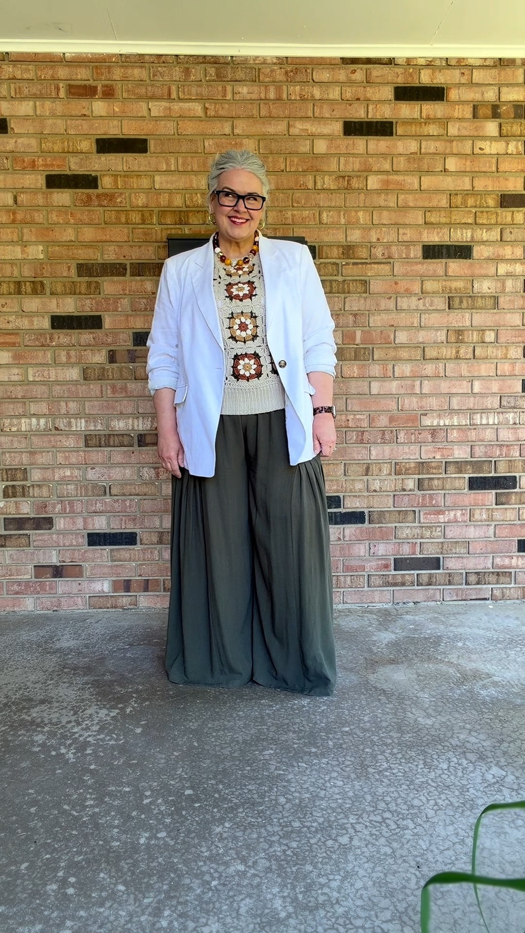 I can’t wear sleeveless to work so I will always layer, but this linen blazer keeps me from getting too hot. The fab vest is from @Three Bird Nest  Use code: cwashkowiak for 20% off there! Pants are sold out in this color but I’ll link similar 🧡
#over50fashion #DopamineDressing #Over50Style #wear3bn #workwear

#LTKOver40 #LTKootd #LTKWorkwear