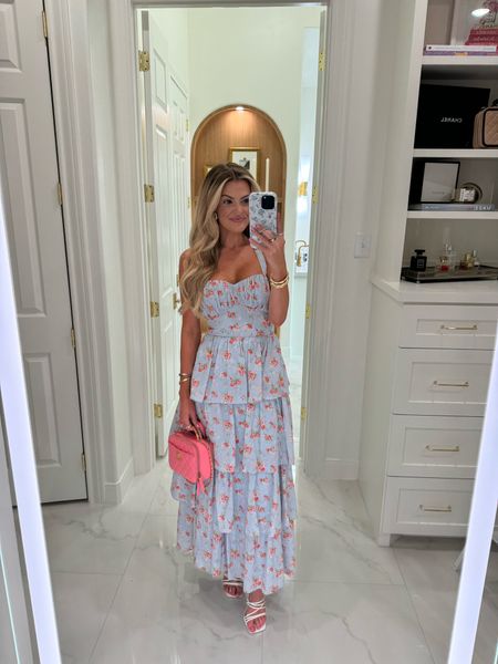 Love this floral maxi for a summer event like a baby or bridal shower! Save 20% on dresses plus an extra 15% with code: DRESSFEST

Size: XS

Summer dresses, wedding guest dresses, summer style, Abercrombie sale, Abercrombie dresses, summer trends

#LTKFindsUnder100 #LTKStyleTip #LTKSaleAlert