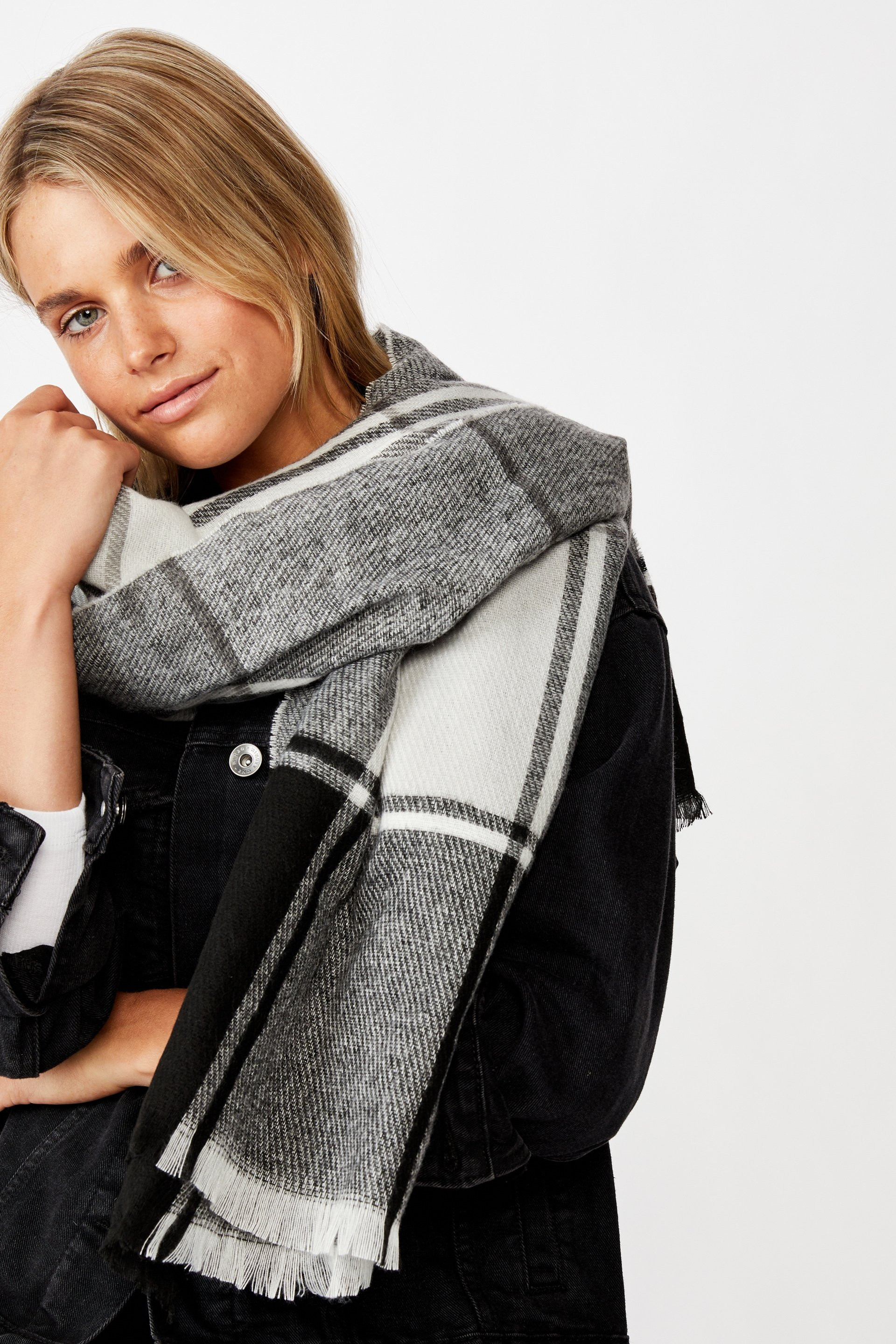 Mya Mid Weight Scarf | Cotton On (ANZ)