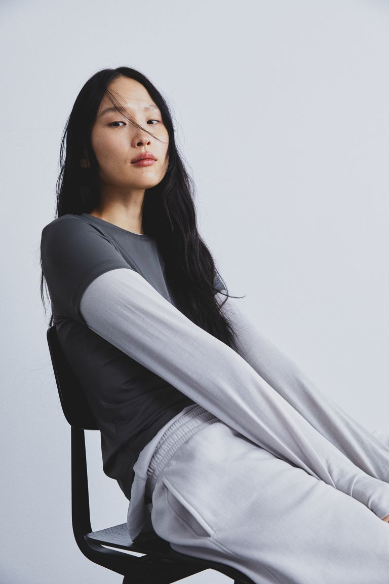Fitted Microfiber T-shirt | H&M (US + CA)