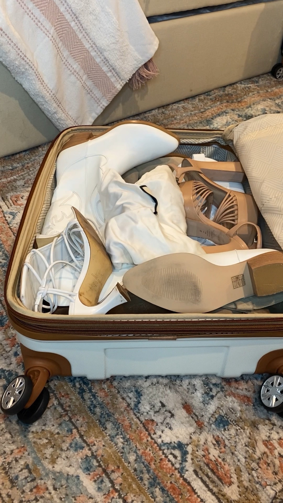 Pack with me for Napa🍷
-
Packing essentials, packing necessities, pack with me, travel essentials, travel necessities 


#LTKsalealert #LTKtravel #LTKunder50