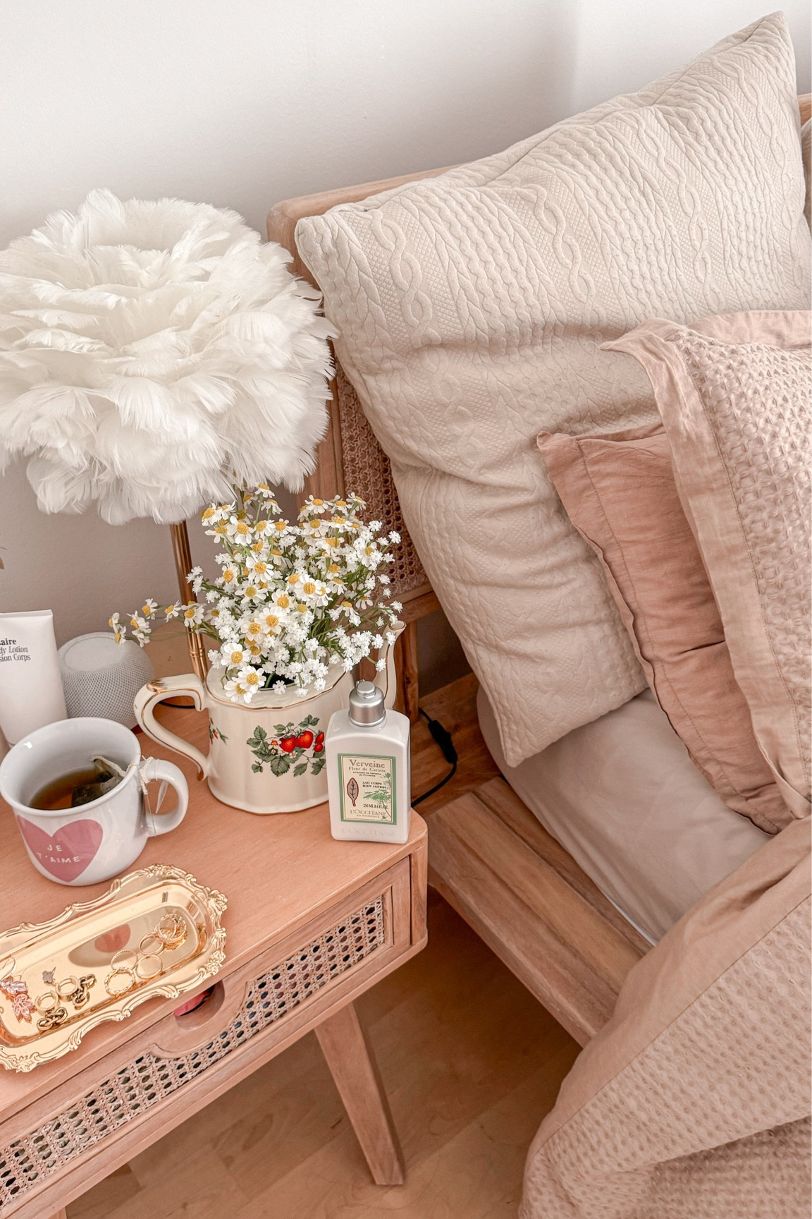 My cozy bed!!! #homedecor #cozyhome 