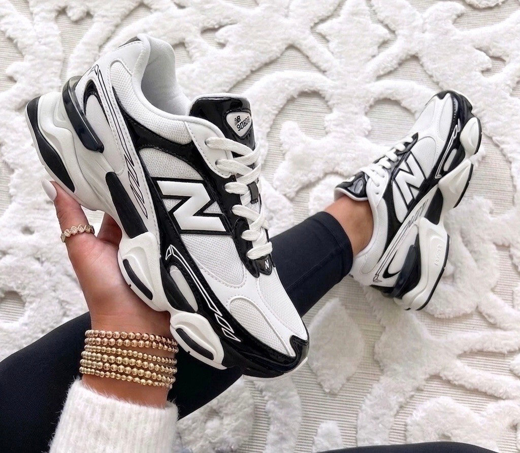 The New Balance 9060R is the perfect mix of sporty and trendy, with a chunky silhouette that instantly makes any outfit look effortlessly cool. They run a little big, so go down a ½ size for the best fit, and they’re incredibly comfortable for all day wear from running errands to weekend coffee dates. 🖤