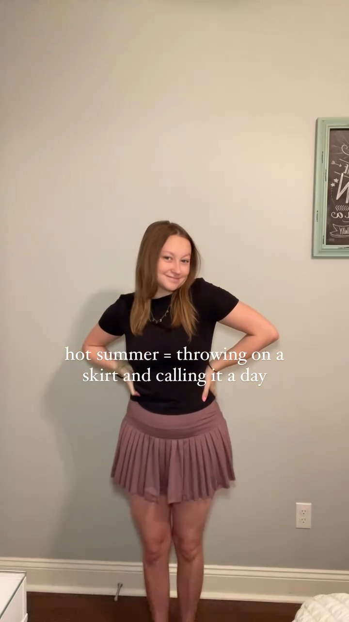 it is too hot out for anything else 😅 

OOTD diaries | pt 4 
Top: @sheinofficial 
Skirt: @goldhinge 
Shoes: @nike 

#ootd #skirtootd #athleticskirt #hotsummer #summerootd