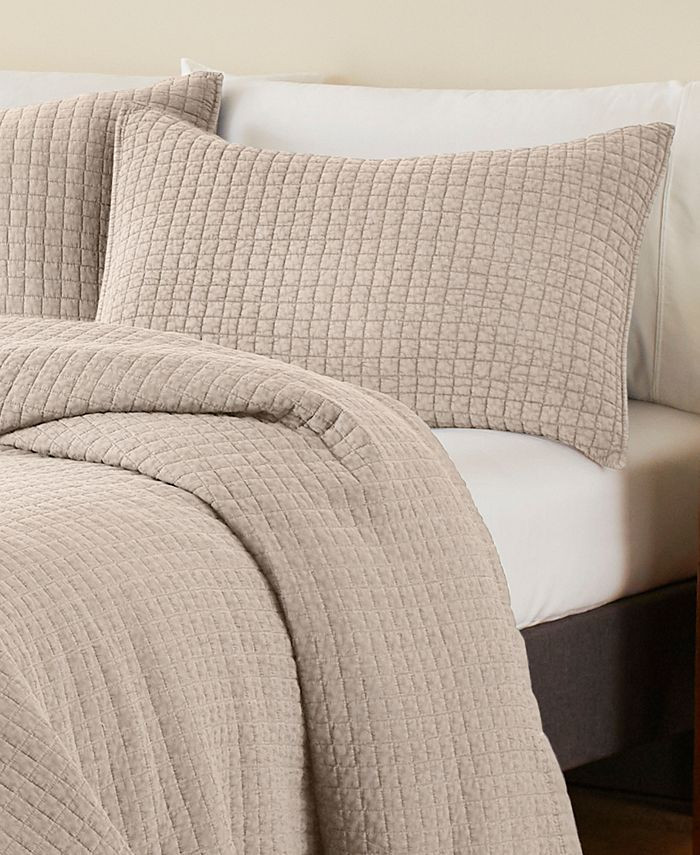 ED Ellen Degeneres Sleep Soft 3 Piece Full/Queen Quilt Set & Reviews - Quilts & Bedspreads - Bed ... | Macys (US)