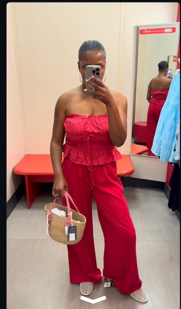 Bold ref outfit perfect for summer