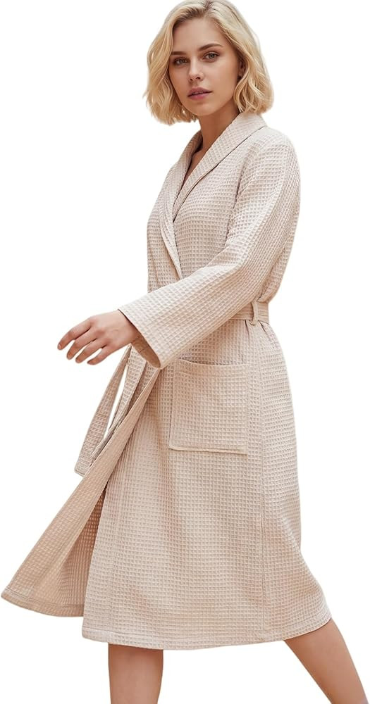 Wagfle robe | Amazon (US)