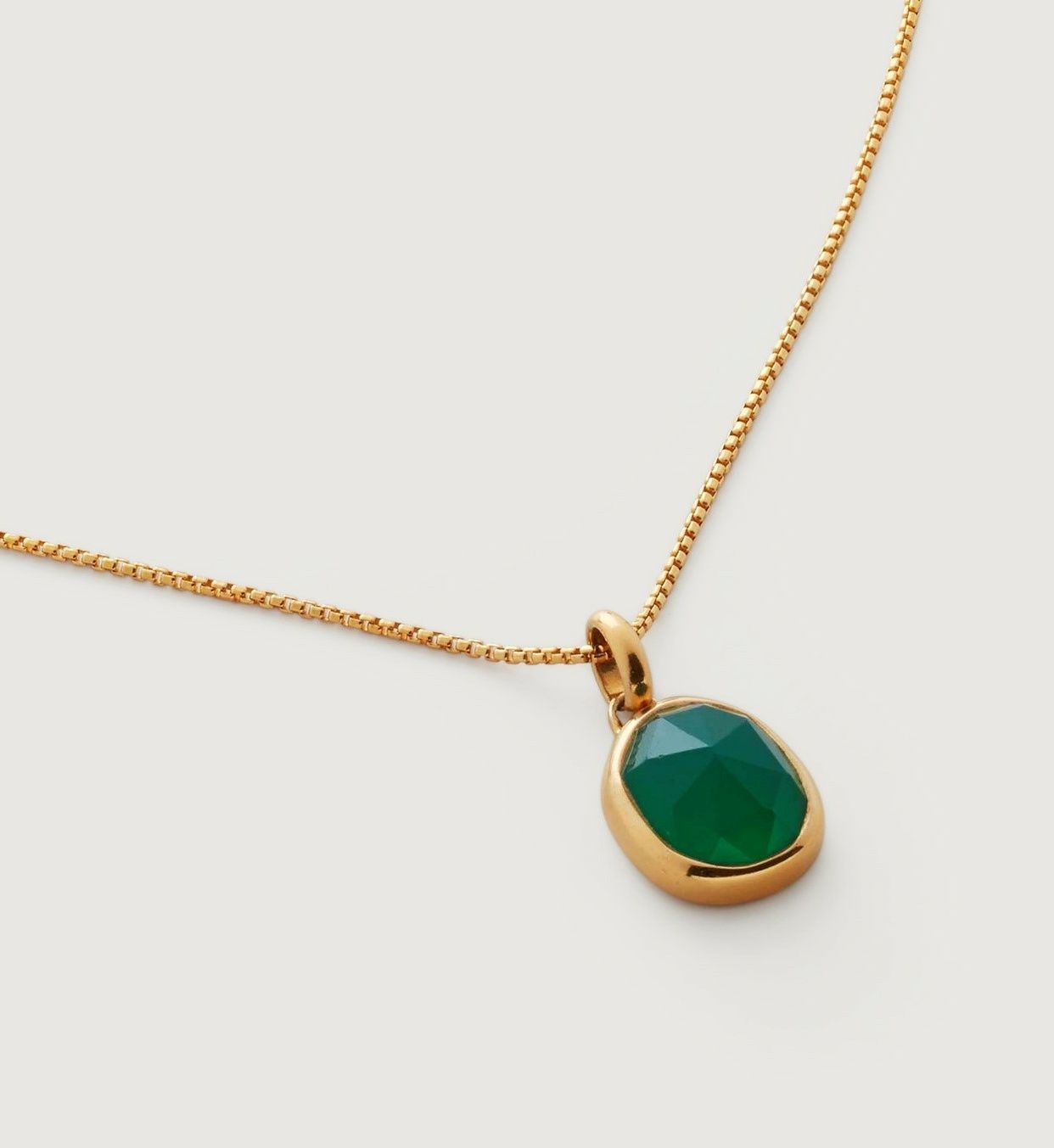 Fine Oval Box Siren Medium Bezel Pendant Chain Necklace | Monica Vinader (US)