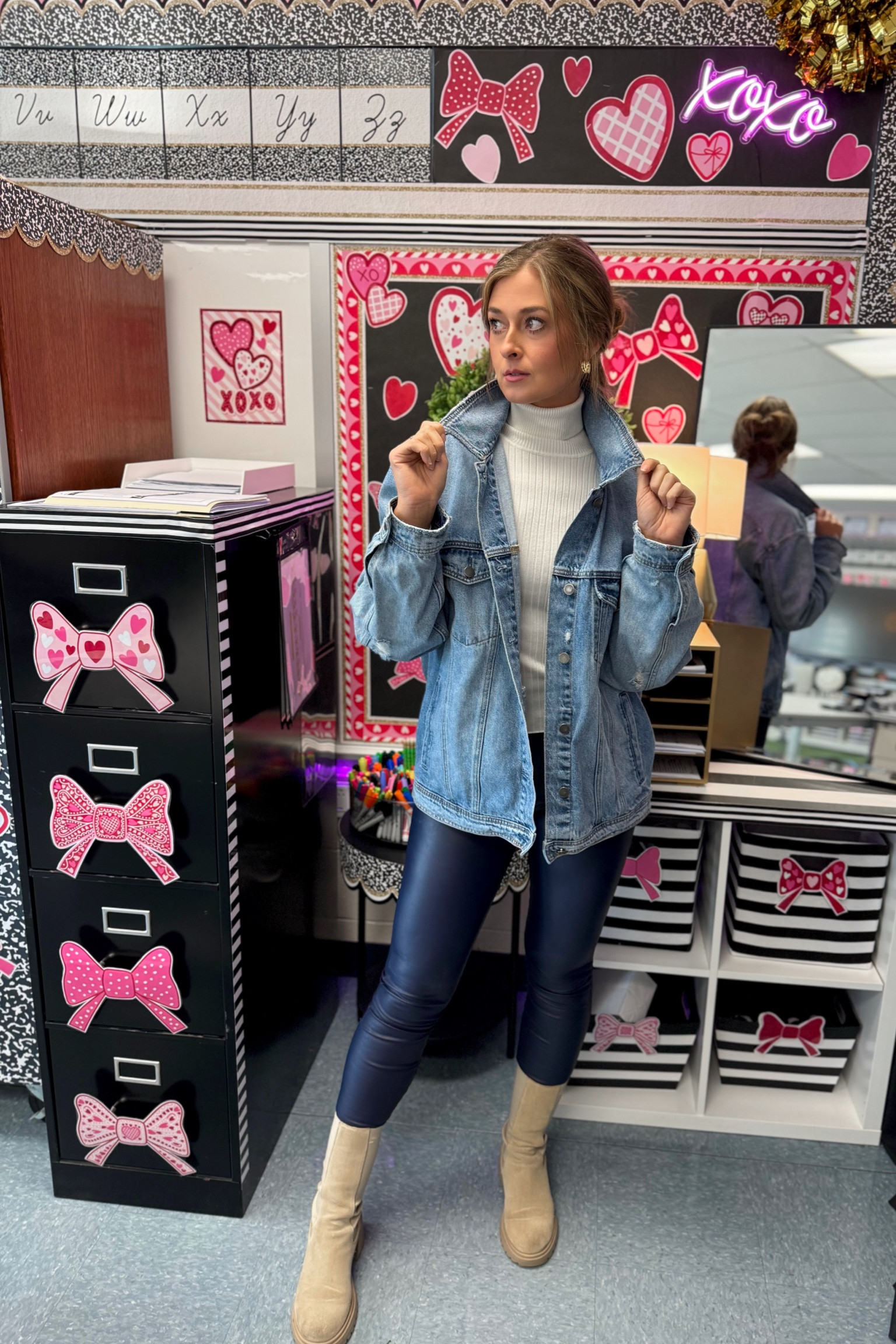 I couldn’t find the leggings in navy. They only have them in black! 

#LTKSeasonal #LTKWorkwear #LTKSaleAlert