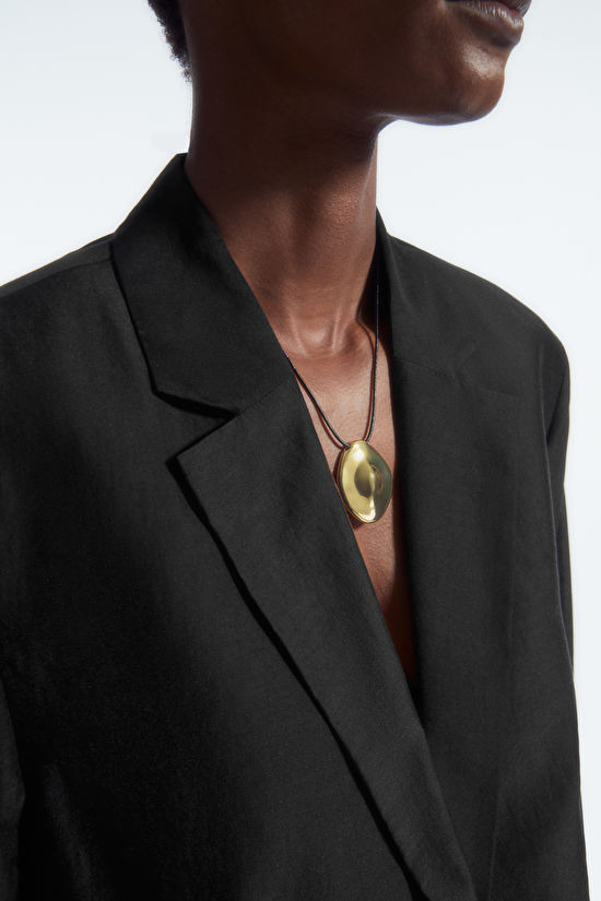 ORGANIC-SHAPED PENDANT NECKLACE - GOLD - COS | COS (EU)