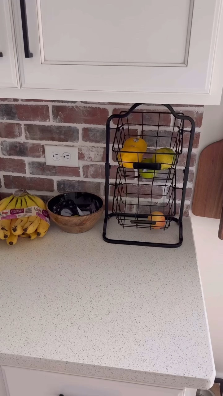 The last 2 banana hooks I tried didn’t stay flipped up when not in use. It would snap up but slightly fall back down so it could be seen slightly. Drove me CRAZY!

But this one has magnets to hold it in place and it’s perfect! And only $8!

#diyhomedecor #kitchenfind #amazonfind #amazonfinds #kitchengadgets