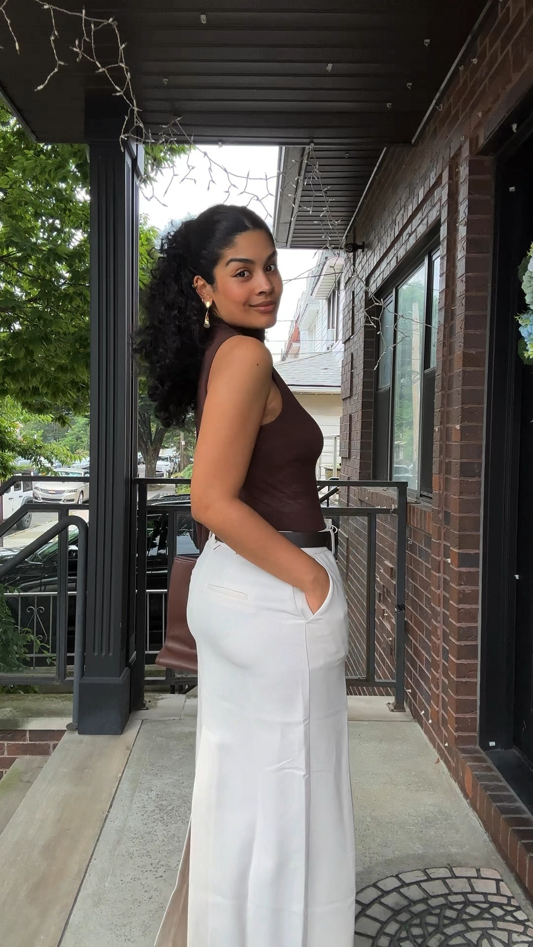 todays office outfit 🌻✨ 

Couldn’t link the skirt so here it is! :) 
“ https://www.na-kd.com/en/products/tailored-maxi-skirt-white-1100-007568-0001” 