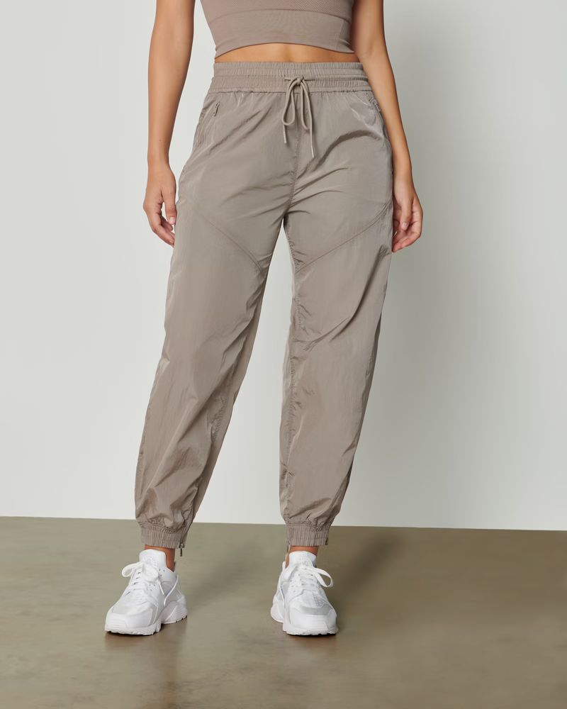 Nylon deals joggers womens