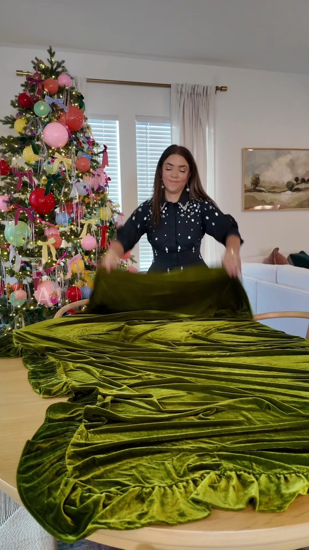 A holiday table scape that’s both dreamy and affordable ❤️🎄

#LTKHome #LTKSeasonal #LTKHoliday