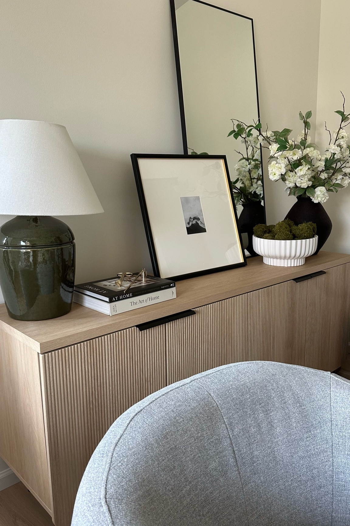 Console table styling

Follow @havrillahome on Instagram and Pinterest for more home decor inspiration, diy and affordable finds

home decor, living room, bedroom, affordable, walmart, Target new arrivals, winter decor, spring decor, fall finds, studio mcgee x target, hearth and hand, magnolia, holiday decor, dining room decor, living room decor, affordable home decor, amazon, target, weekend deals, sale, on sale, pottery barn, kirklands, faux florals, rugs, furniture, couches, nightstands, end tables, lamps, art, wall art, etsy, pillows, blankets, bedding, throw pillows, look for less, floor mirror, kids decor, kids rooms, nursery decor, bar stools, counter stools, vase, pottery, budget, budget friendly, coffee table, dining chairs, cane, rattan, wood, white wash, amazon home, arch, bass hardware, vintage, new arrivals, back in stock, washable rug, fall decor 

Follow my shop @havrillahome on the @shop.LTK app to shop this post and get my exclusive app-only content!

#LTKSaleAlert #LTKHome #LTKFindsUnder50