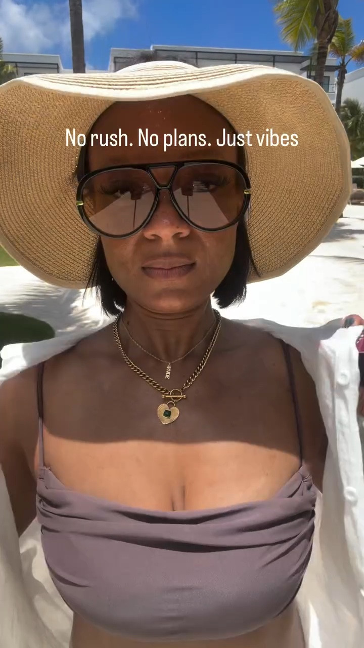 Good morning 🌞 I’m not rushing for anything but vibes and breakfast 😂. 

#vacationvibes #resortstyle #morningvibe #vacationmode #mombod