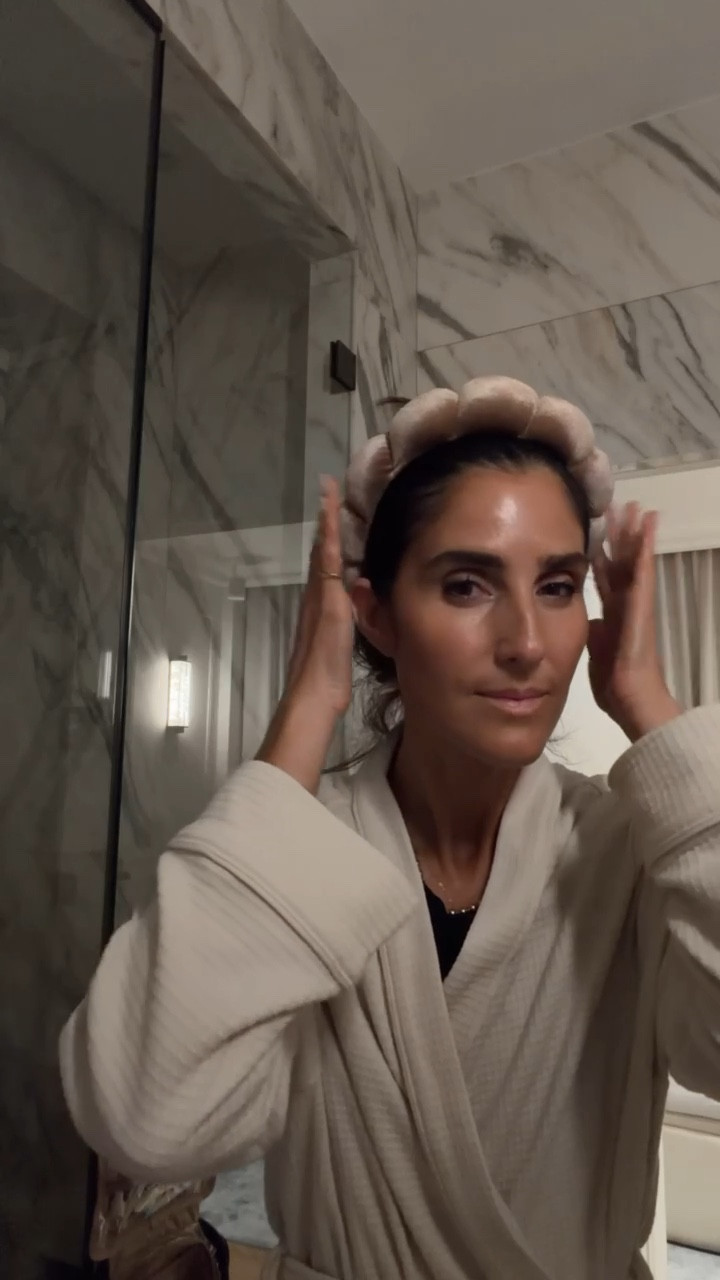 Unwind with me before bed ❤️ linking all of the products I used below xx 
StylinByAylin, Aylin #amazon #beauty #travel

#LTKselfcare #LTKgrwm #LTKBeauty