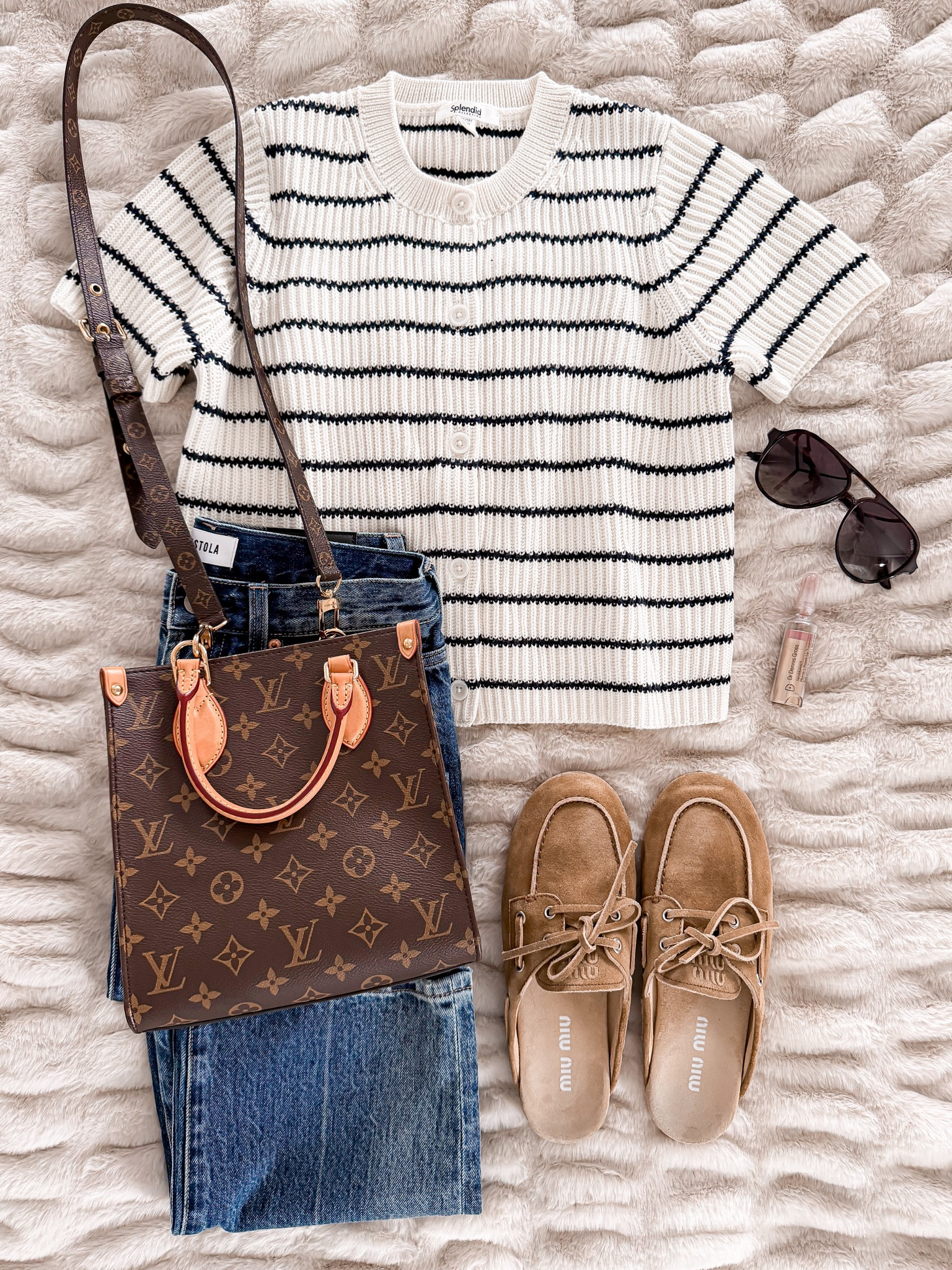 A striped sweater tee, good jeans, and loafers is such a classic combo… yes or no? 👖

#LTKSeasonal #LTKootd #LTKOver40