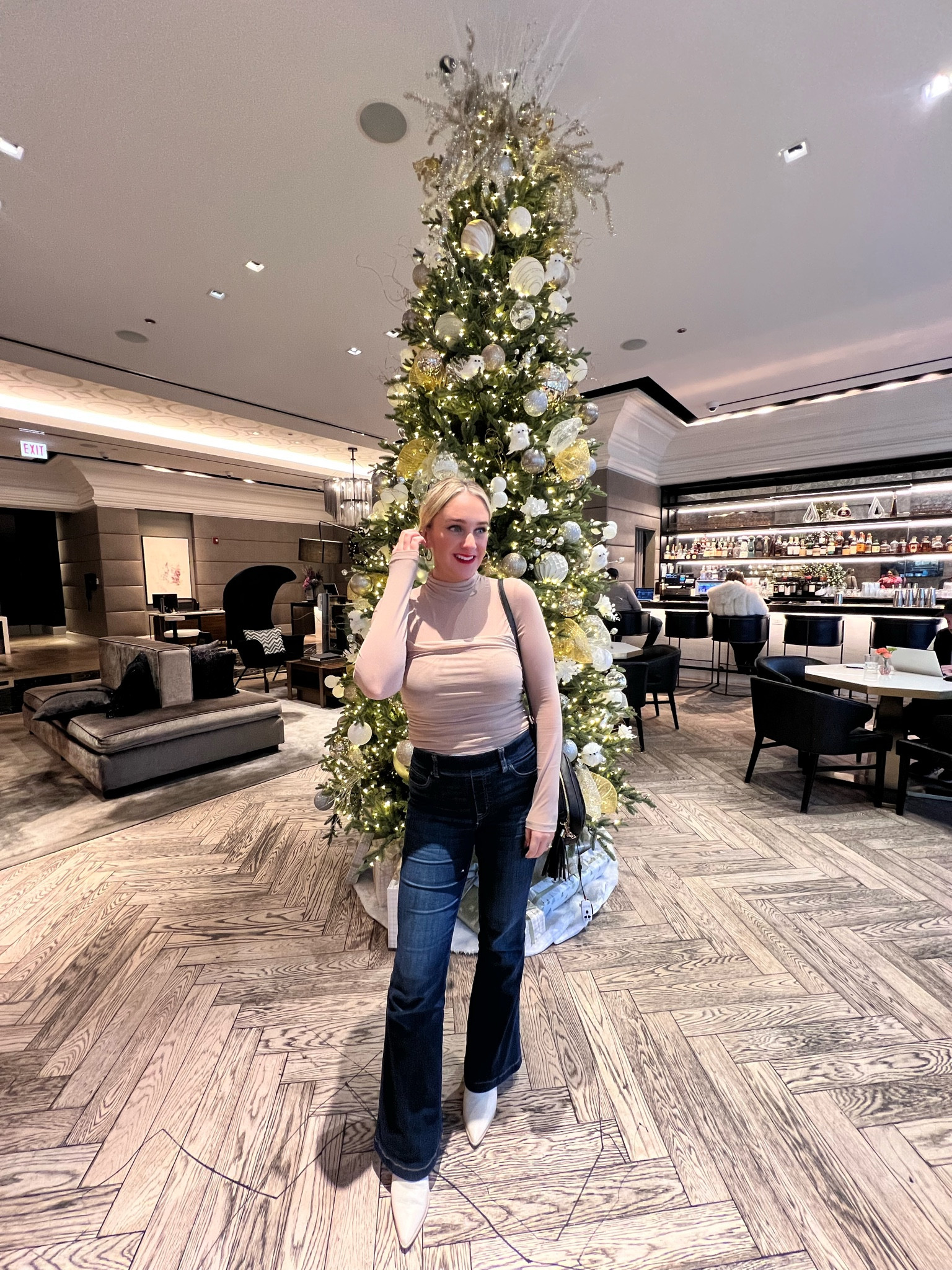 Holiday makeup 

#LTKBeauty #LTKCyberWeek #LTKHoliday