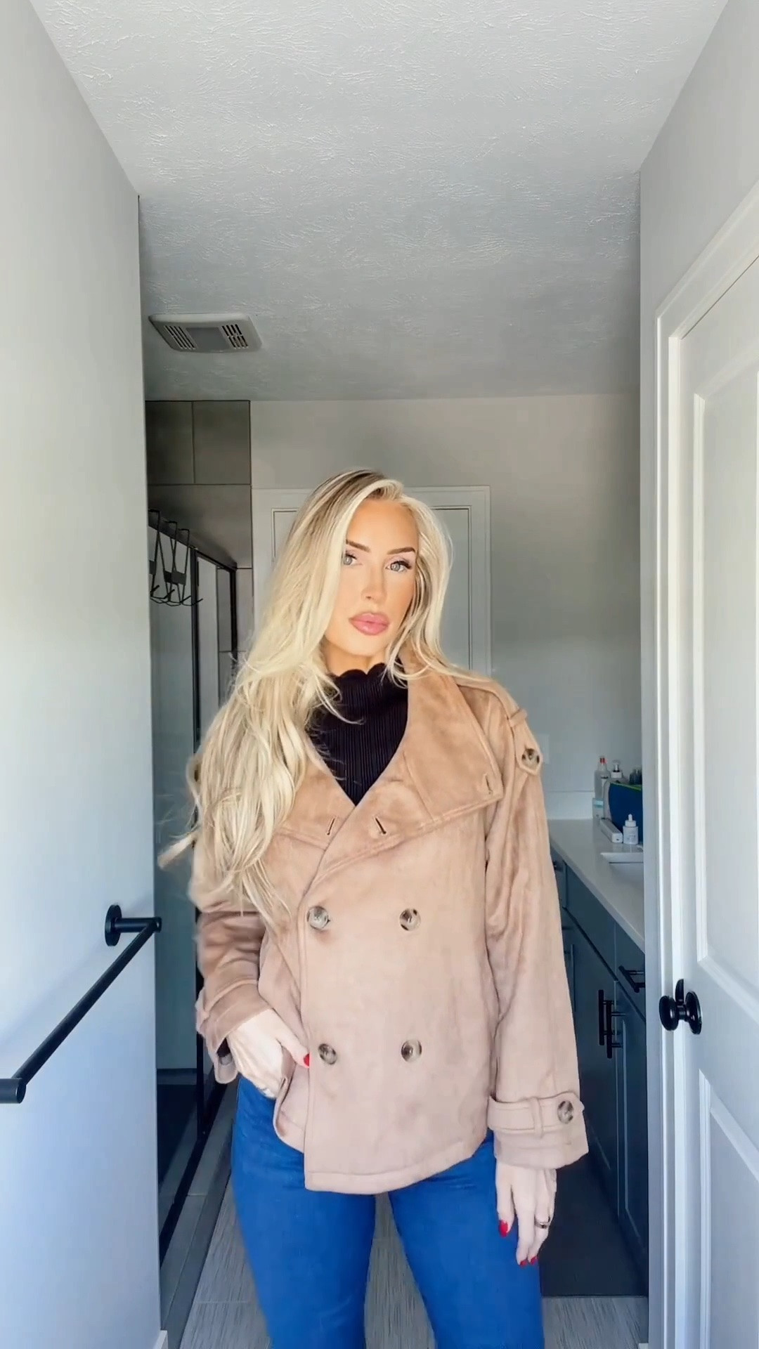 This jacket!!!! The suede!!! Will be living in this

#LTKgrwm #LTKootd #LTKSeasonal