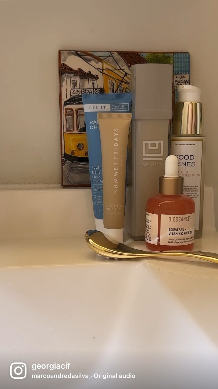 Winter skin, glowy skin, moisturized and plump skin, morning skincare routine, morning routine, facial massage

#LTKbeauty #LTKSeasonal