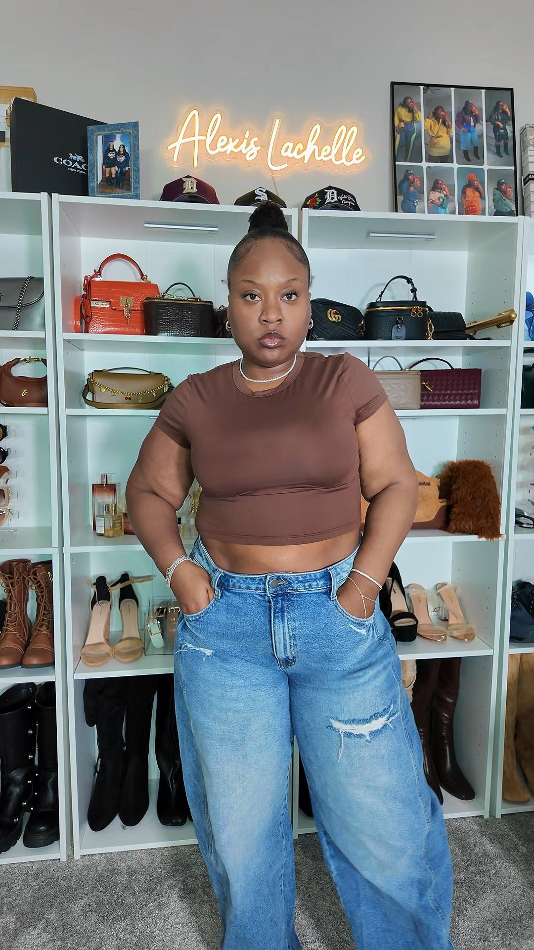Amazon 4-pack of tops for $15 🤎
stretchy, comfy & perfect everyday basics

wear with jeans, linen pants, or shorts—these are a must for spring

Wearing a large