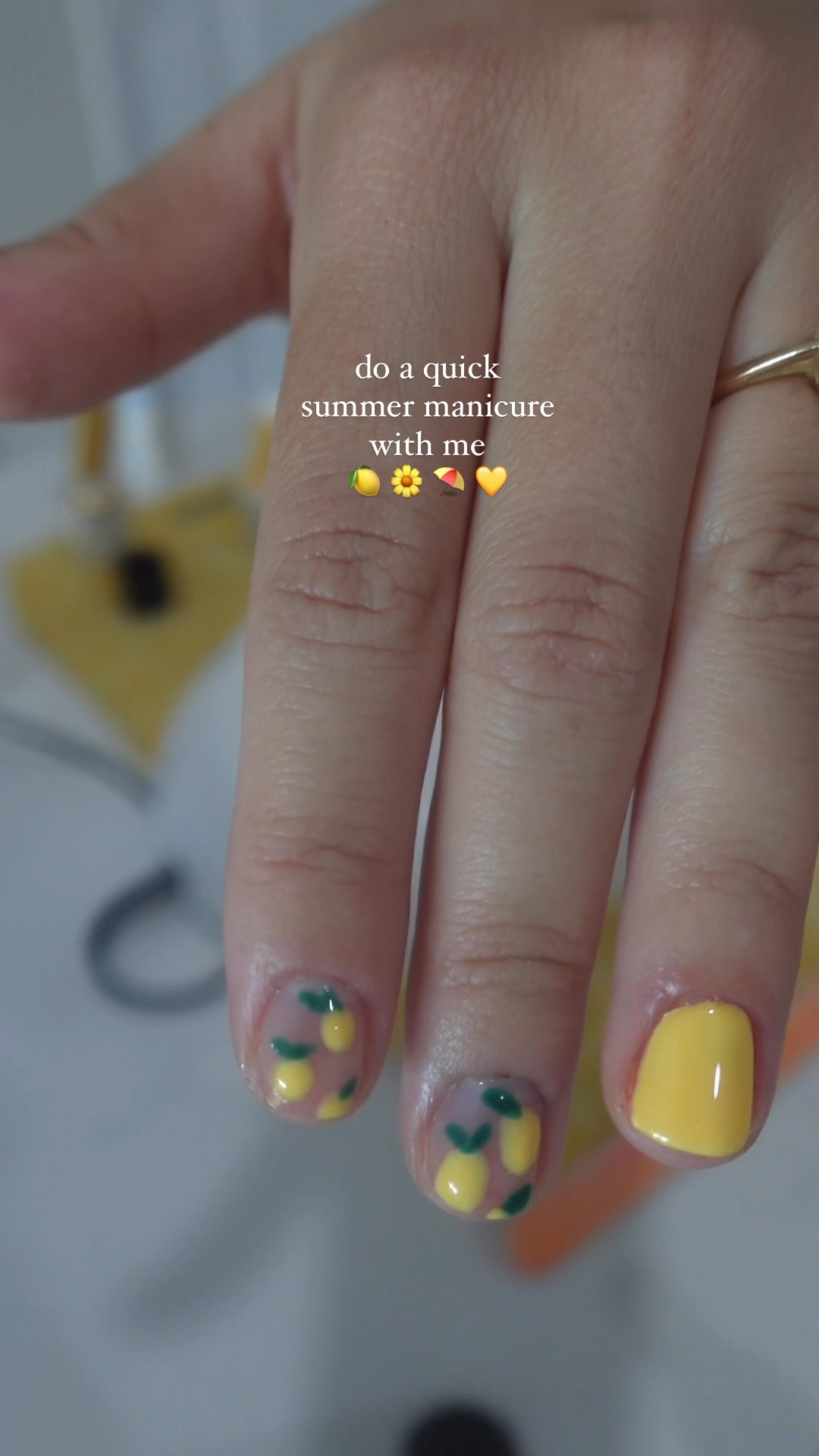 nap-time nails 💅 

#summernails #diynails #gelnails #lemonnails #athomenails #diymanicure 