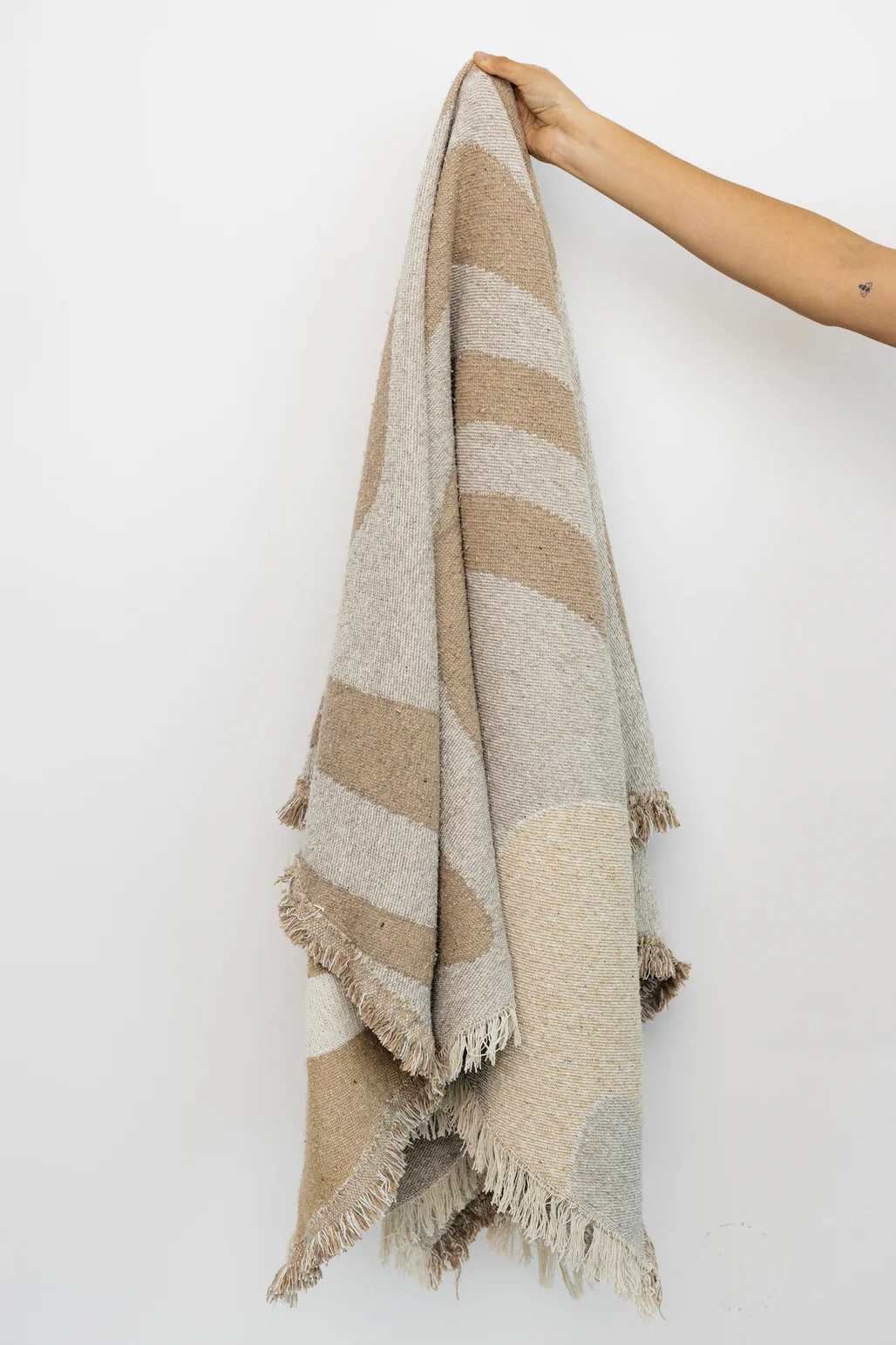 Swell Throw | THELIFESTYLEDCO