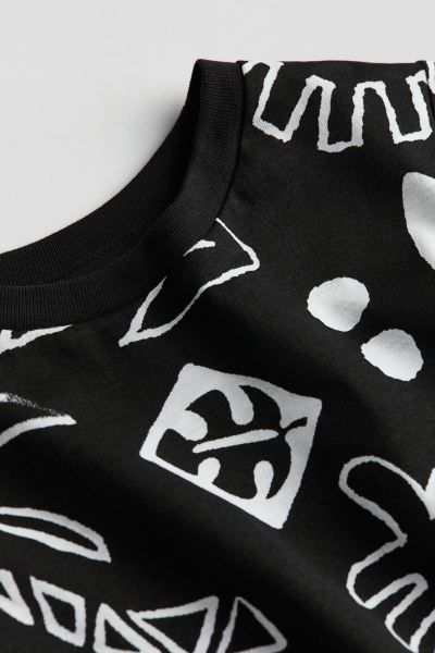 Printed T-shirt - Black/patterned - Kids | H&M US | H&M (US + CA)