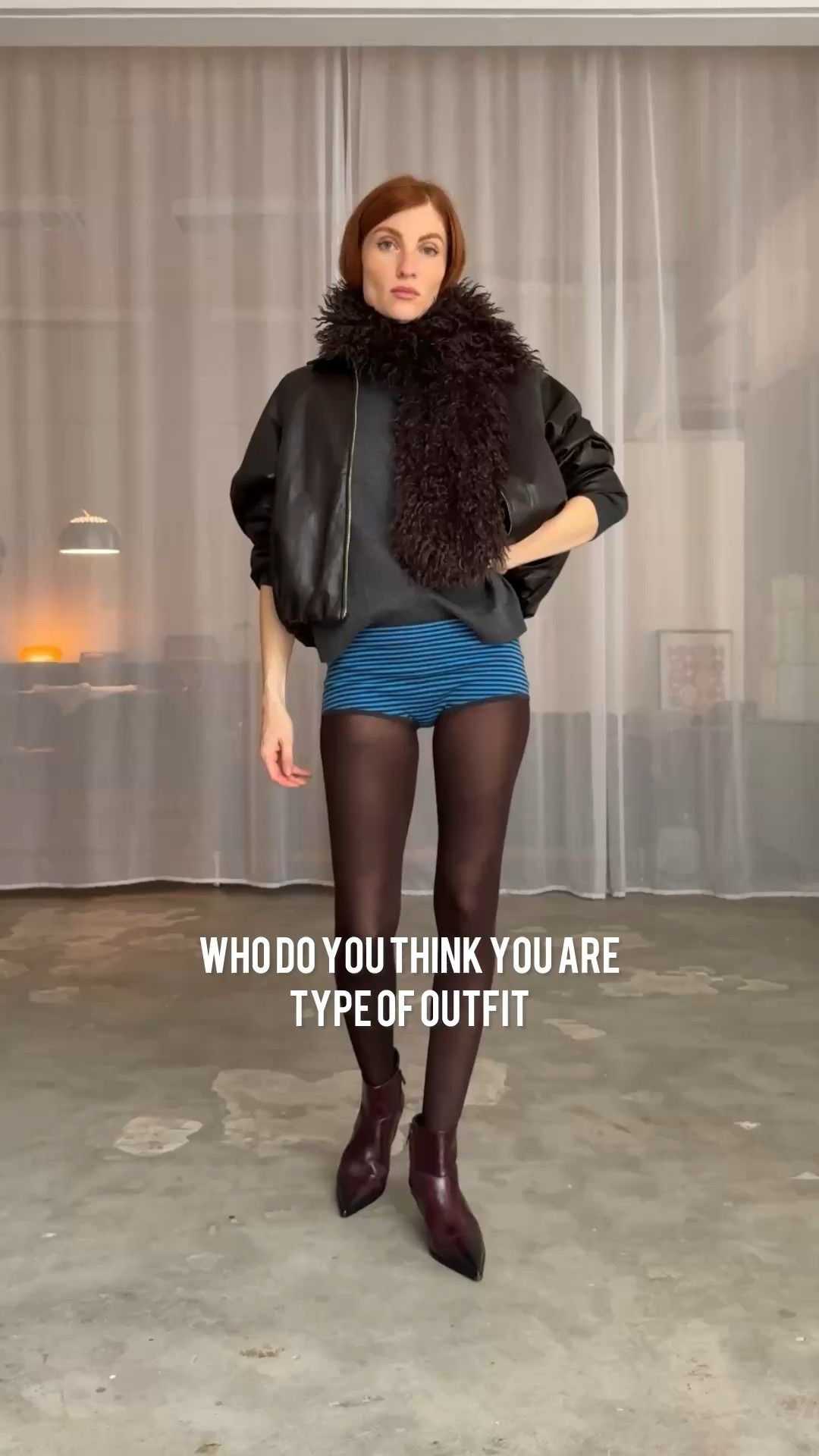 love this combination of small shorts by paloma wool with this bomber leather jacket. Wearing the mini shorts in size S, but would buy them
In M next time. The Bomber jacket I am wearing in size L for this oversized look. The tights with warm cashmere in size M.