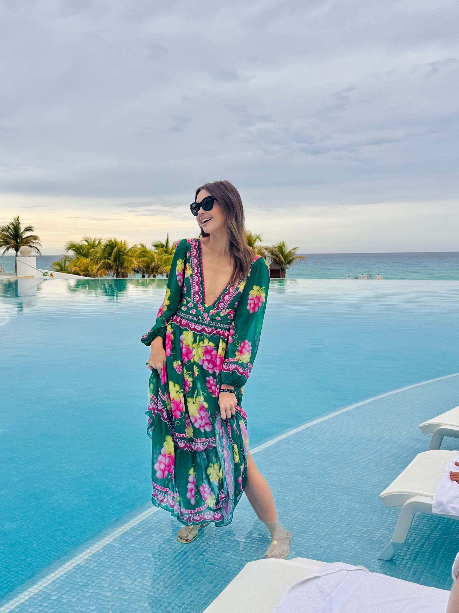 A 🔥one piece with long sleeves and a beautiful cover-up. Yes please! And bonus, it’s an easy order from Amazon.
(If a long cover up isn’t your thing, this suit also has a super cute short skirt option.) 


#LTKSwim #LTKOver40 #LTKFindsUnder100